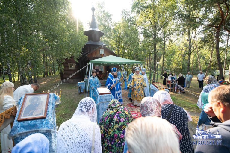 Празднование чудотворной Смоленской иконы Божией Матери
